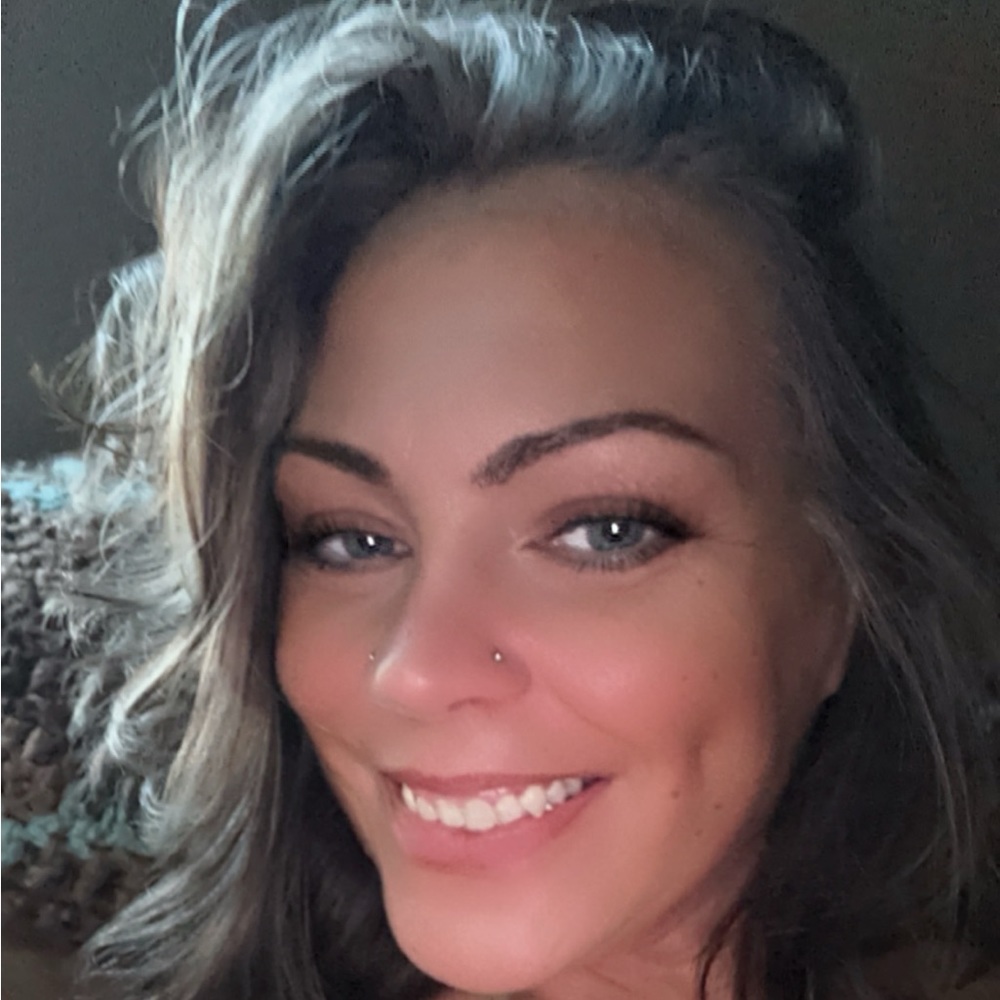 Meet your Posher, Elyse
